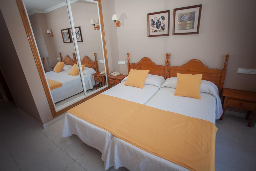 Hotel Martin Esperanza ポルトノボ 部屋 写真