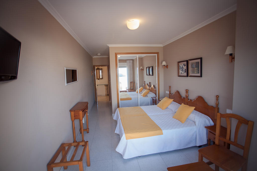 Hotel Martin Esperanza ポルトノボ 部屋 写真